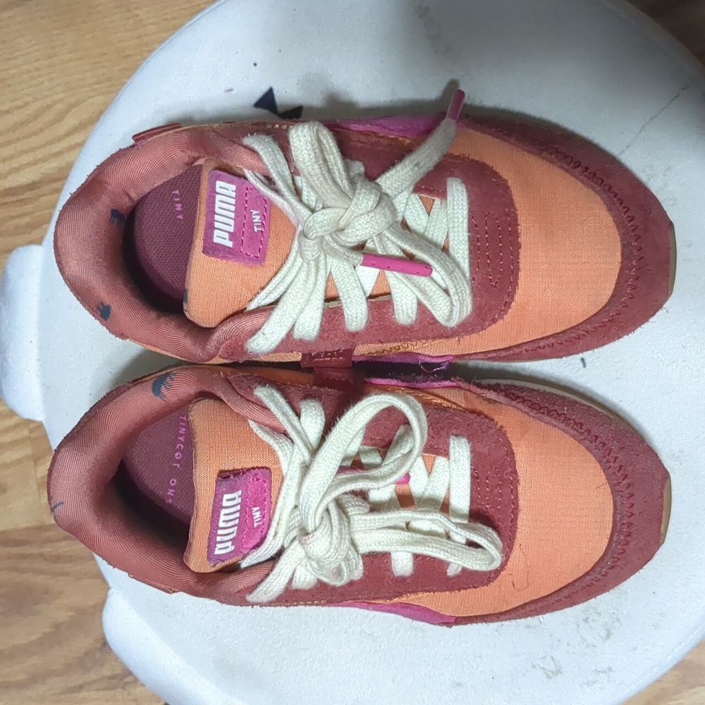 Puma tiny sneakers